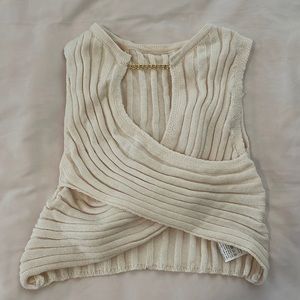 Crossover chain crop top.